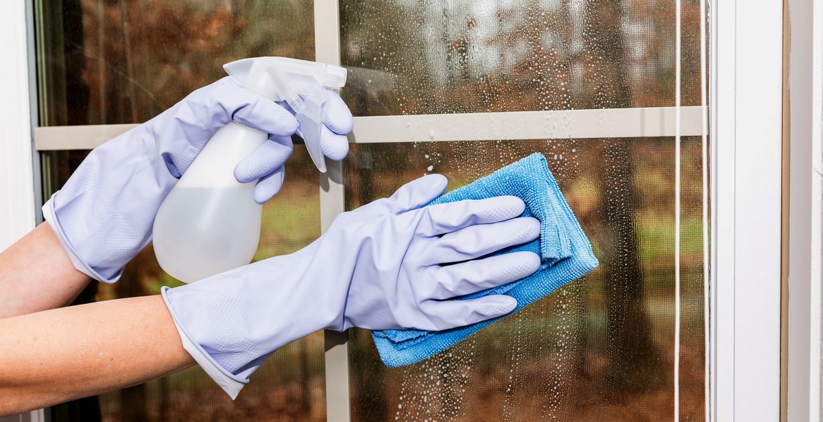 Sparkling Views: 7 Tips for Do-It-Yourself Window Cleaning